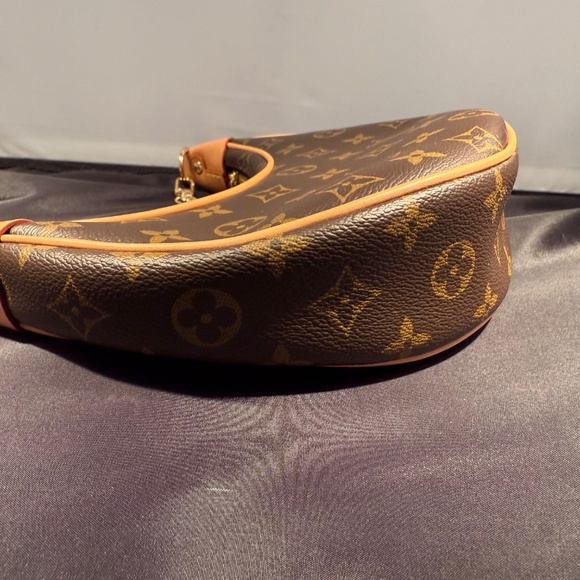 *NEW* Louis Vuitton LV Monogram Loop Hobo AUTHENTIC (w/chain & leather straps) - Picture 9 of 13